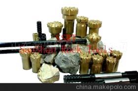 鑿巖釬具 合金鉆頭與一字鑿巖釬具在山東鑿巖機(jī)中的關(guān)鍵應(yīng)用